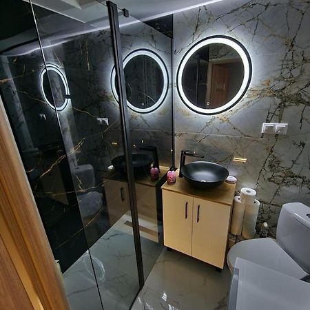 拉多姆Luxury Aparments Klimatyzacja Z Prywatnym Parkingiem公寓 外观 照片