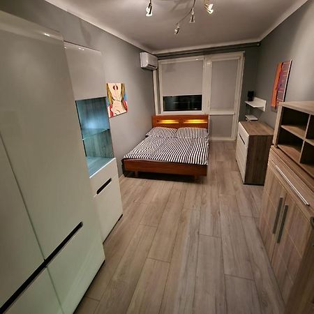 拉多姆Luxury Aparments Klimatyzacja Z Prywatnym Parkingiem公寓 外观 照片