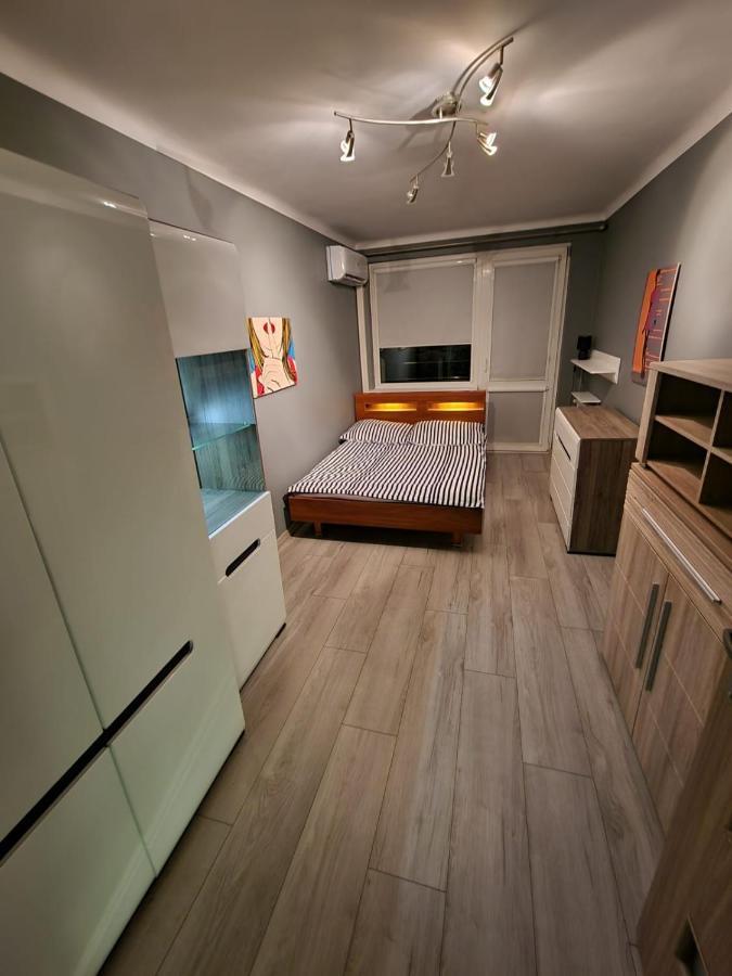 拉多姆Luxury Aparments Klimatyzacja Z Prywatnym Parkingiem公寓 外观 照片
