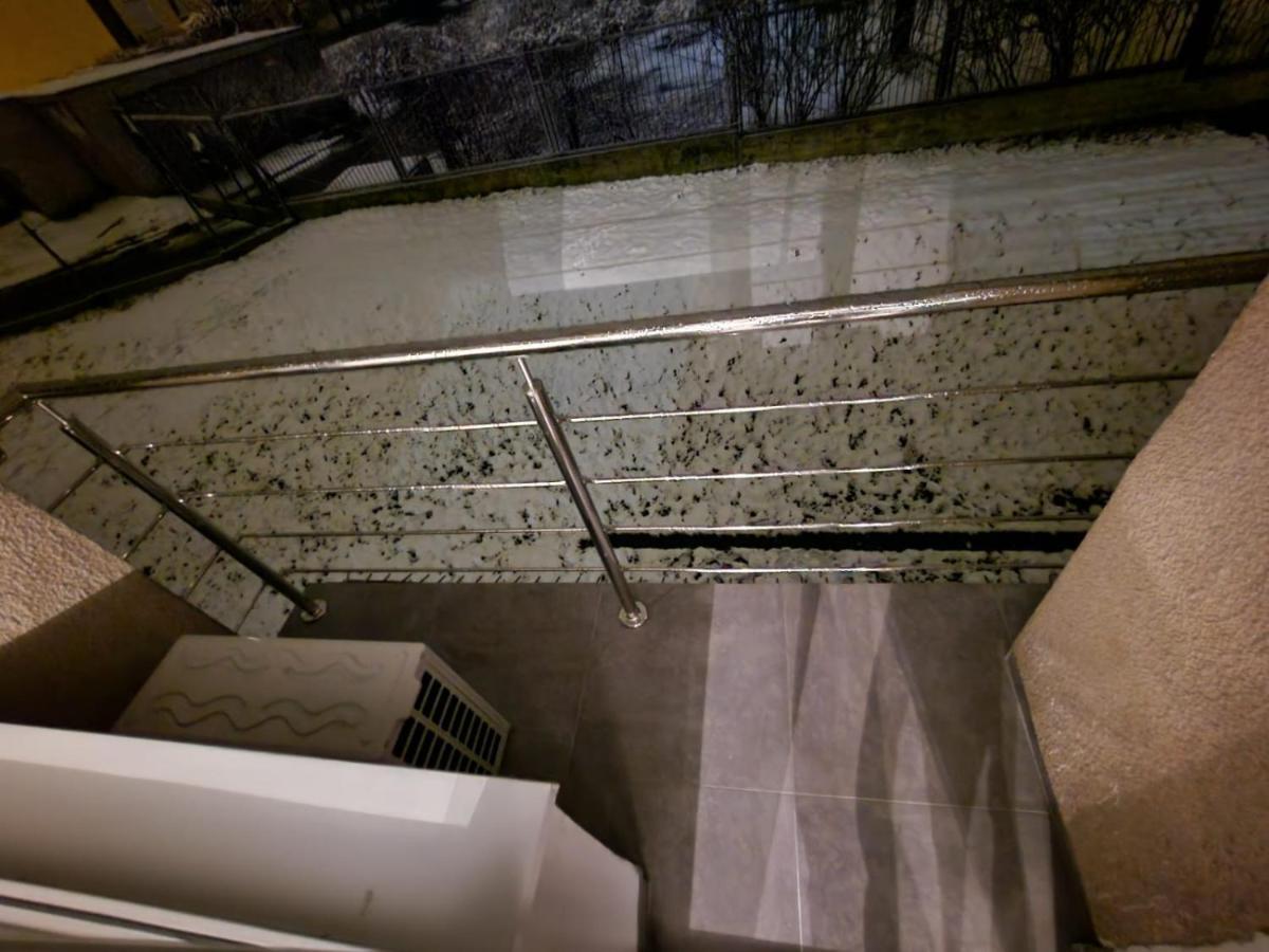拉多姆Luxury Aparments Klimatyzacja Z Prywatnym Parkingiem公寓 外观 照片